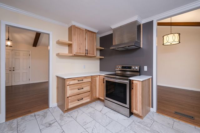 23 Inverness Cir, Little Rock, AR 72212