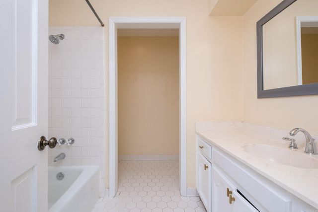 23 Inverness Cir, Little Rock, AR 72212