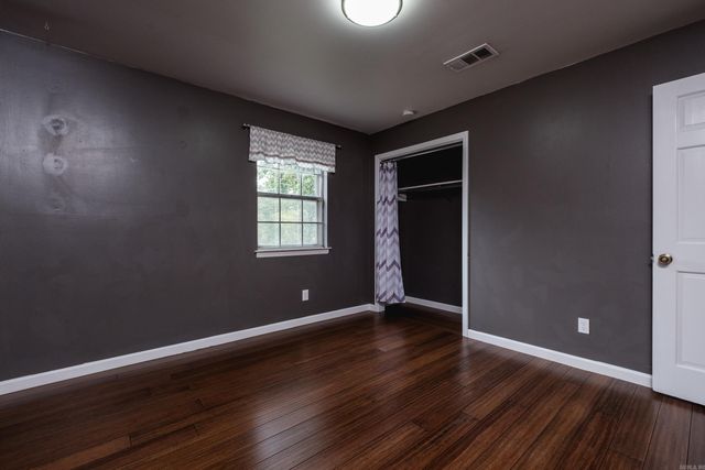 23 Inverness Cir, Little Rock, AR 72212