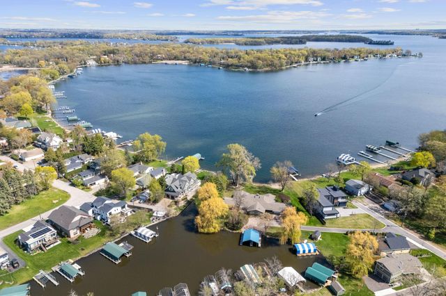 5465 Gideons Lane, Excelsior, MN 55331