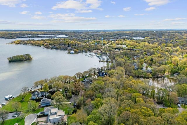 5465 Gideons Lane, Excelsior, MN 55331