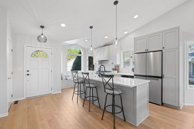5465 Gideons Lane, Excelsior, MN 55331