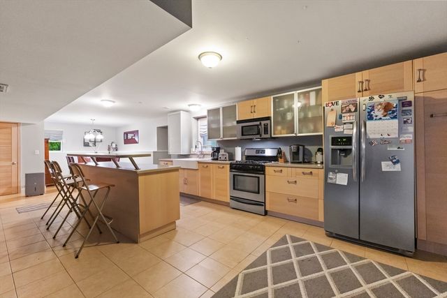 72 Ida Lane, Fall River, MA 02720