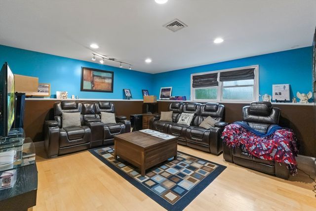 72 Ida Lane, Fall River, MA 02720