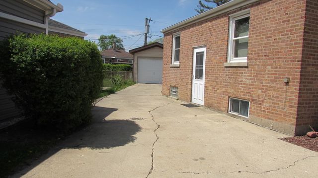 3428 Lonnquist Drive, Franklin Park, IL 60131