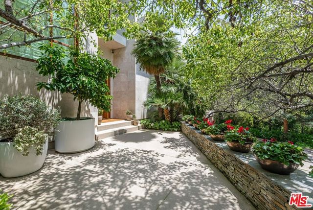 1188 Brooklawn Drive, Los Angeles, CA 90077