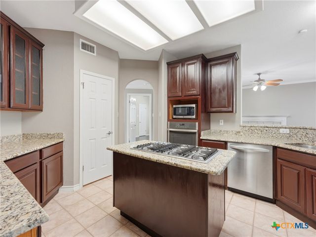 33 Greens Cliff, San Antonio, TX 78216
