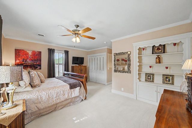 905 S 6th Avenue W, Newton, IA 50208