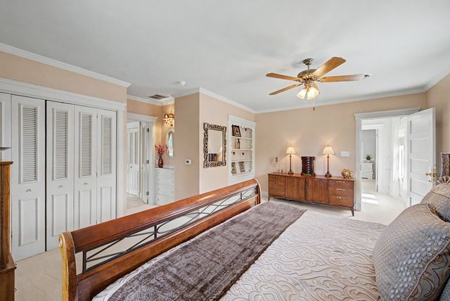 905 S 6th Avenue W, Newton, IA 50208