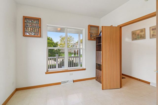 3306 Stakes Lane, Grayslake, IL 60030