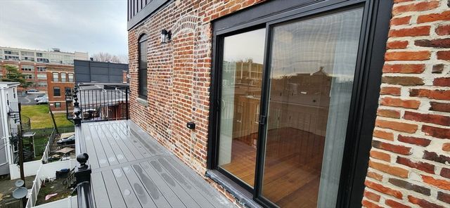 58 Lubec 8, Boston, MA 02128