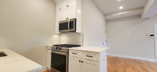 58 Lubec 8, Boston, MA 02128