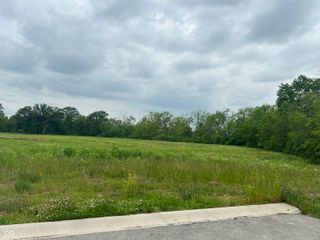 6589 S Kings Way, New Palestine, IN 46163