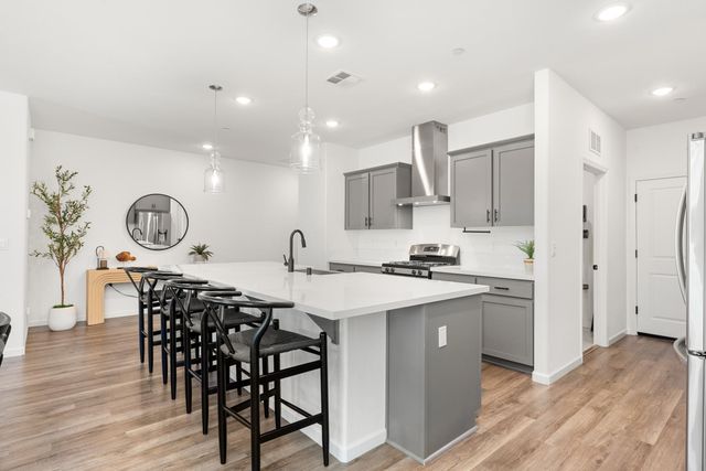 1032 Fortuna Dr, Roseville, CA 95747