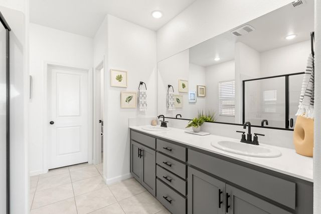 1032 Fortuna Dr, Roseville, CA 95747