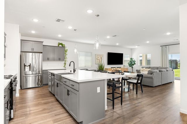 1032 Fortuna Dr, Roseville, CA 95747