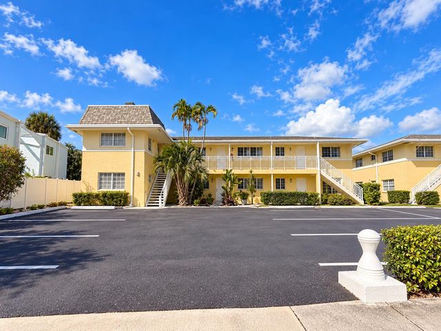 405 SOUTHWIND Drive 2, North Palm Beach, FL 33408