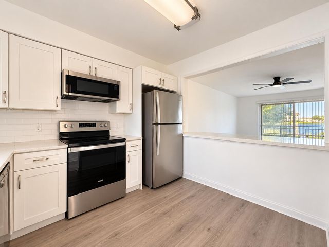 405 SOUTHWIND Drive 2, North Palm Beach, FL 33408