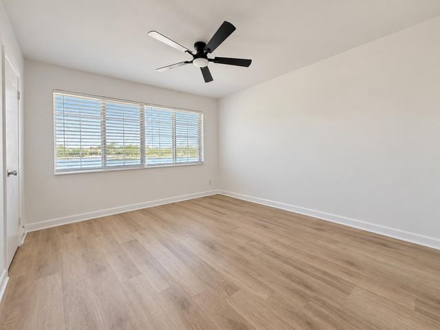 405 SOUTHWIND Drive 2, North Palm Beach, FL 33408