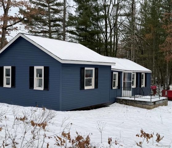 6240 S Labelle Drive, Idlewild, MI 49642