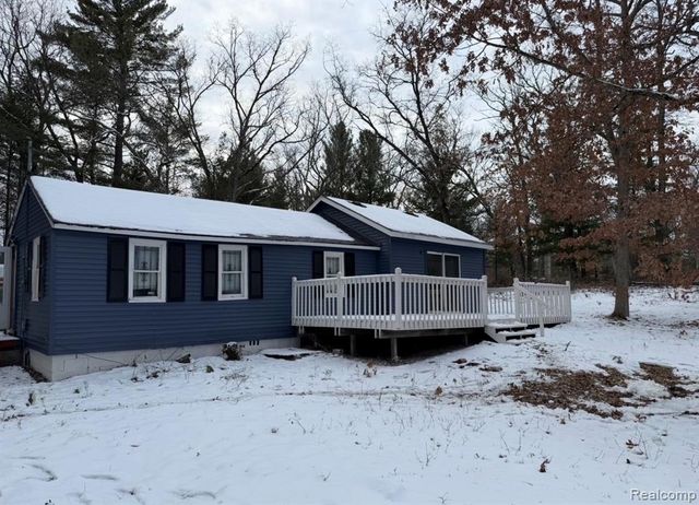 6240 S Labelle Drive, Idlewild, MI 49642