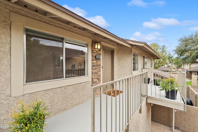 1232 N 85TH Place