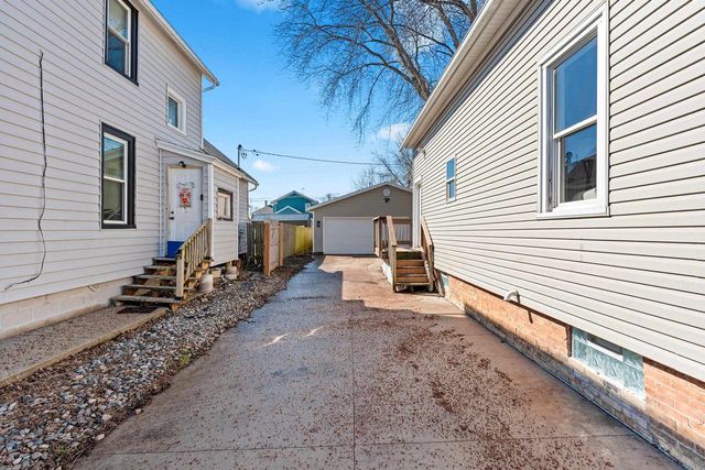 1401 HEERMANN COURT, Sheboygan, WI 53081