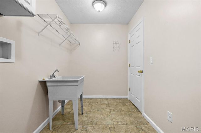 115 Confederate Drive, Hillsboro, MO 63050