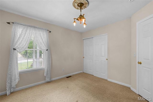 115 Confederate Drive, Hillsboro, MO 63050