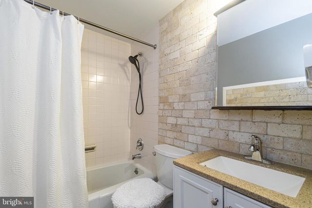 3601 CLARKS LN #502, Baltimore, MD 21215