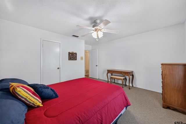8240 Baylor Dr, Tyler, TX 75703