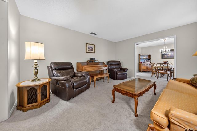 8240 Baylor Dr, Tyler, TX 75703