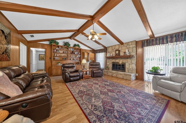 8240 Baylor Dr, Tyler, TX 75703
