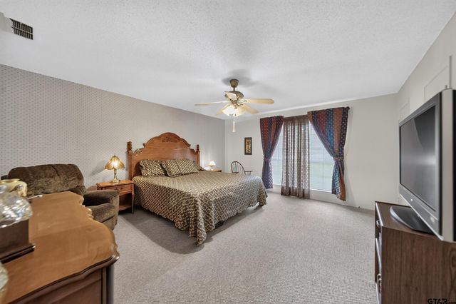 8240 Baylor Dr, Tyler, TX 75703