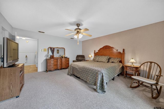 8240 Baylor Dr, Tyler, TX 75703