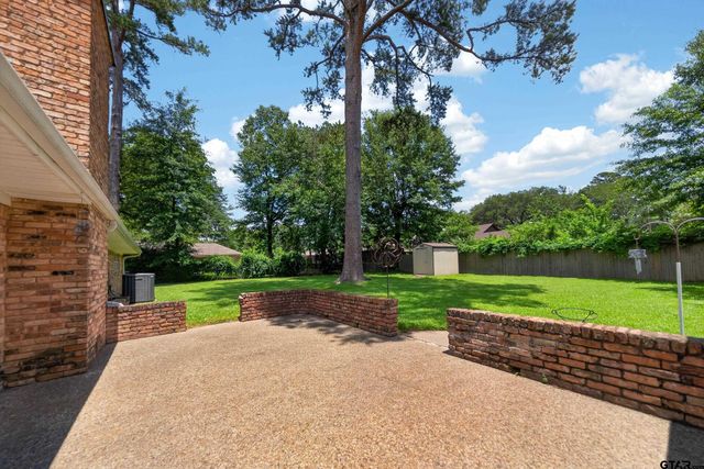 8240 Baylor Dr, Tyler, TX 75703