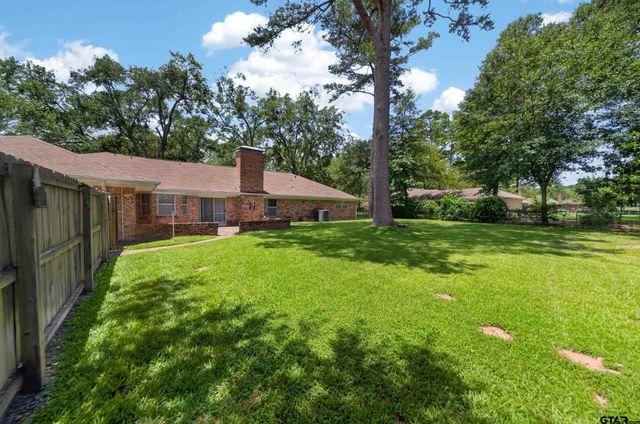 8240 Baylor Dr, Tyler, TX 75703