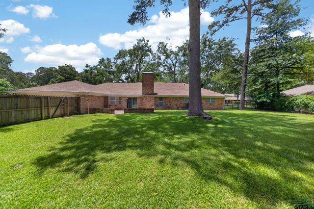8240 Baylor Dr, Tyler, TX 75703