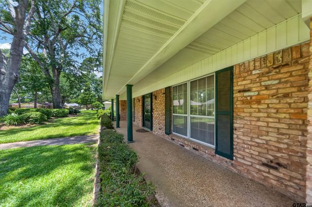 8240 Baylor Dr, Tyler, TX 75703