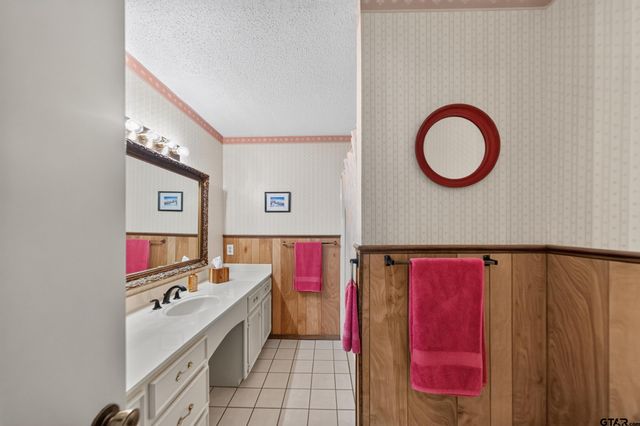 8240 Baylor Dr, Tyler, TX 75703
