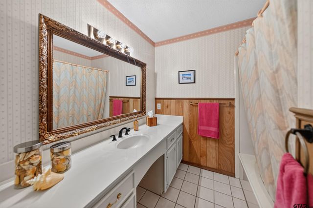 8240 Baylor Dr, Tyler, TX 75703