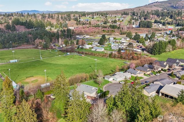 50 Hill Drive, Cathlamet, WA 98612