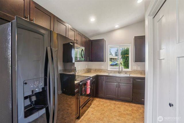 50 Hill Drive, Cathlamet, WA 98612