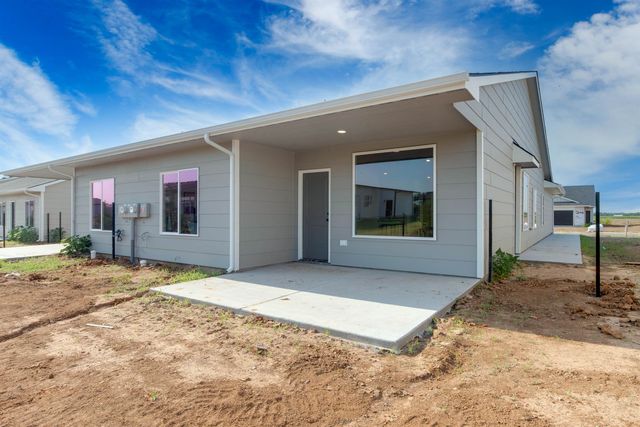 5416-5418 N Sandkey Ct, Wichita, KS 67204