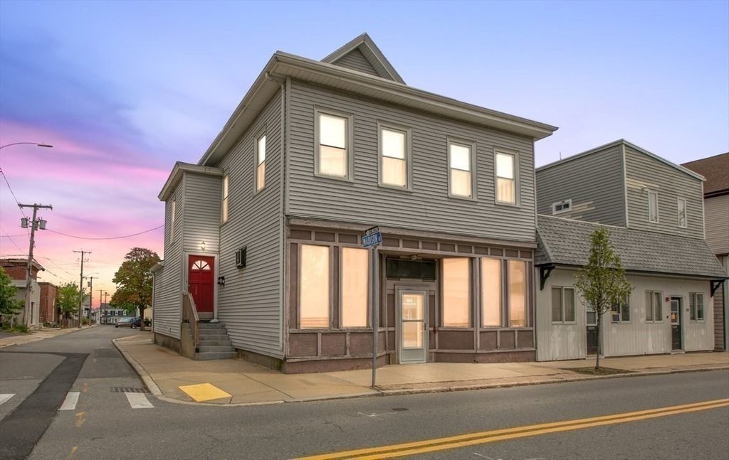 193-195 Winthrop St, Winthrop, MA 02152