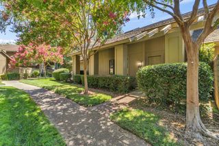 2206 Promontory Point Ln, Gold River, CA 95670