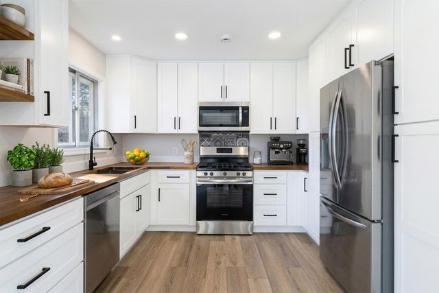 142 N Cherry Street, Tunnel Hill, GA 30755