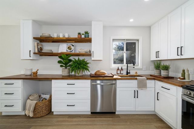 142 N Cherry Street, Tunnel Hill, GA 30755