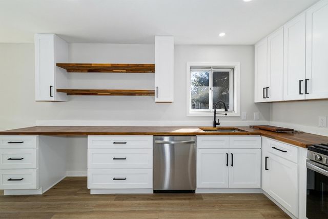 142 N Cherry Street, Tunnel Hill, GA 30755