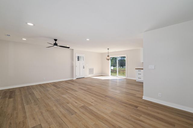 142 N Cherry Street, Tunnel Hill, GA 30755